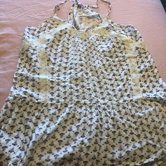 Fun summer swing tank - Picture 2 of 4